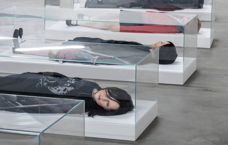 Découvrez l’univers de Gisèle Vienne au Musée d’Art Moderne de la Ville